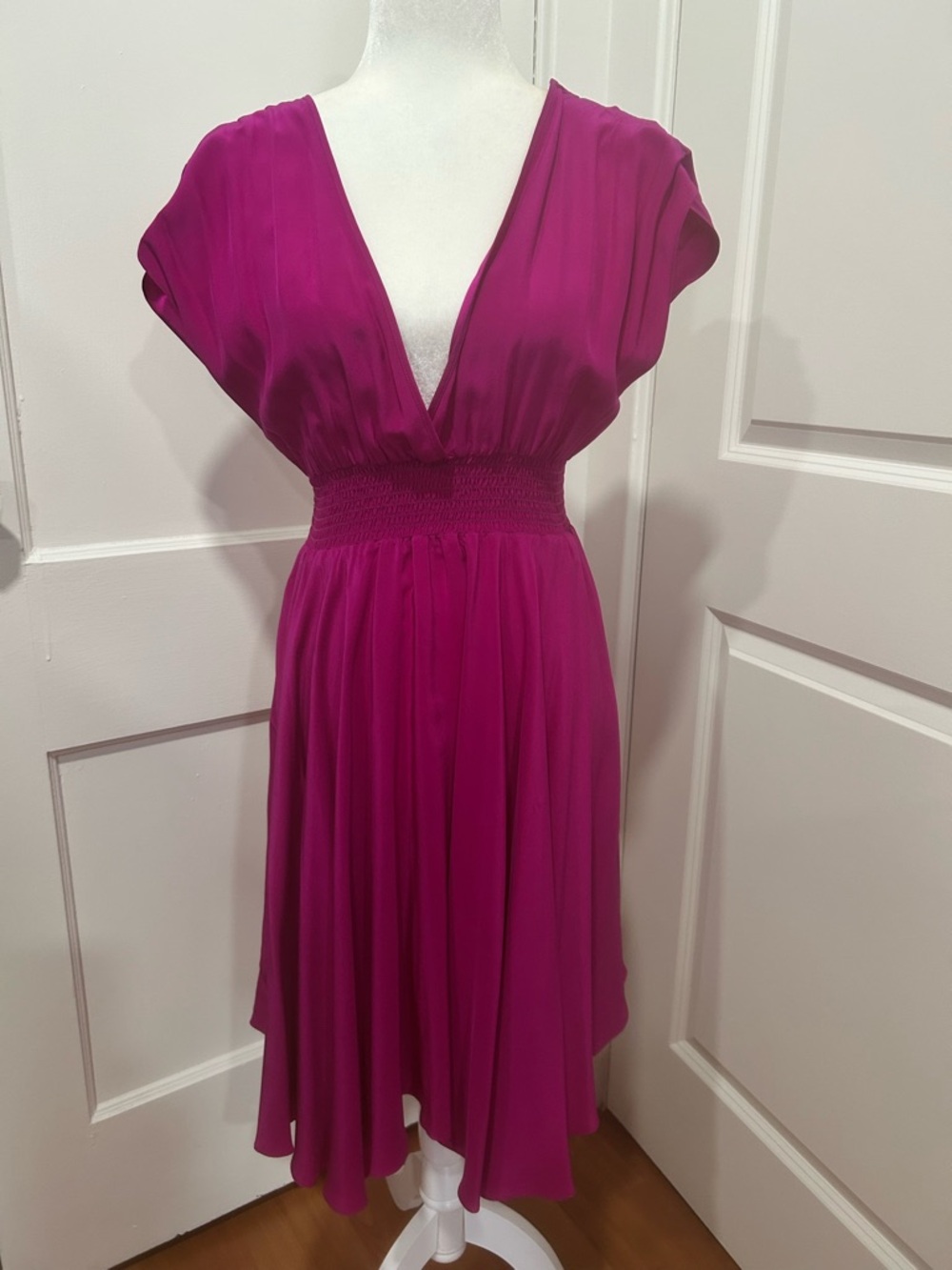 Raquelle 100% Silk Magenta Double V Party Dress USA women’s Size Medium new sexy - Picture 2 of 11